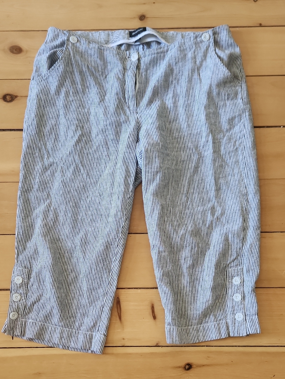 Linen/cotton Blend Avenue Gray and White Seersucker Stripe Crop Chinos